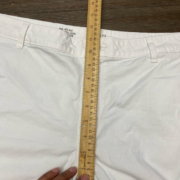 A New Day Women's Mid-Rise Everyday
Shorts - a New Day White 20 - Picture 4 of 6
